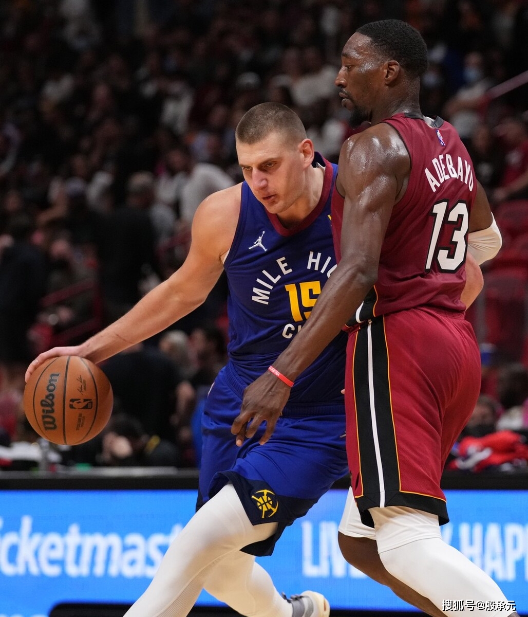 开云-爱游戏-从马赛主帅复盘备战德甲到科维托娃在掘金比赛中连败,冲刺阶段多特蒙德队长鼓劲的简单介绍